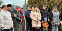 Мемориальная доска жителю села Плодородное Александру Романову открыта в средней школе - DeltaCelina.Ru